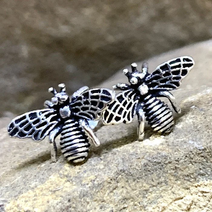 Painted detail earrings-SILVER BEE STUD EARRINGS