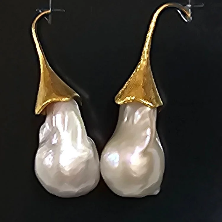 Chandelier gem earrings-EARRINGS GOLD BAROQUE PEARL