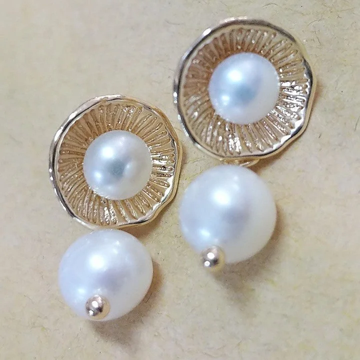 Velvet accent earrings-MOKO EARRINGS DOUBLE PEARLS IN 14 CT GOLD PLATED 925