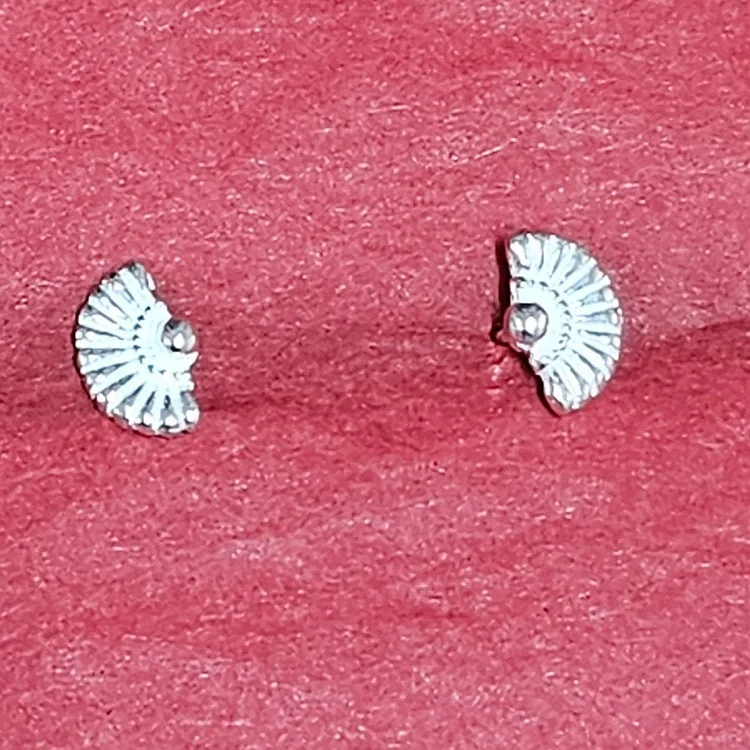 Chunky stud earrings-SILVER EARRINGS TINY FAN