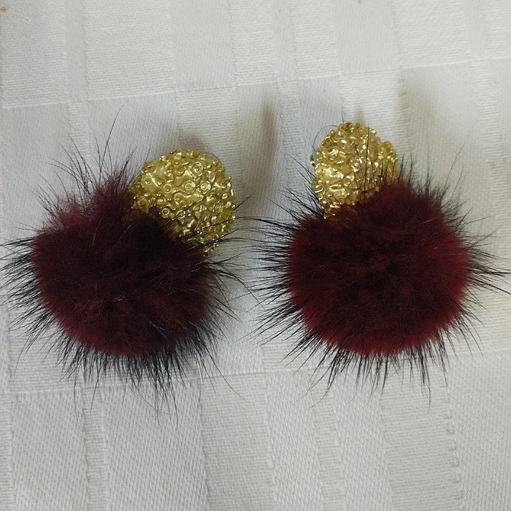 Minimalist bar earrings-EARRINGS GOLD DISCS ON POST WITH FLUFF