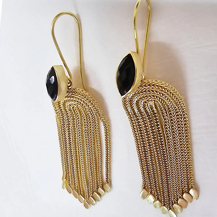 Emerald gem earrings-EARRINGS GOLD HOOKS ONYX OVER FALLING CHAIN