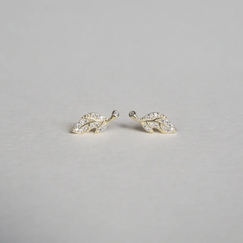 Star motif earrings-Sparkle Leaf Studs