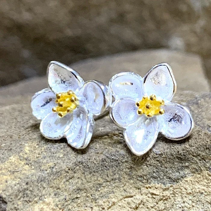 Eye charm earrings-SILVER FLOWER STUD EARRINGS YELLOW GOLD