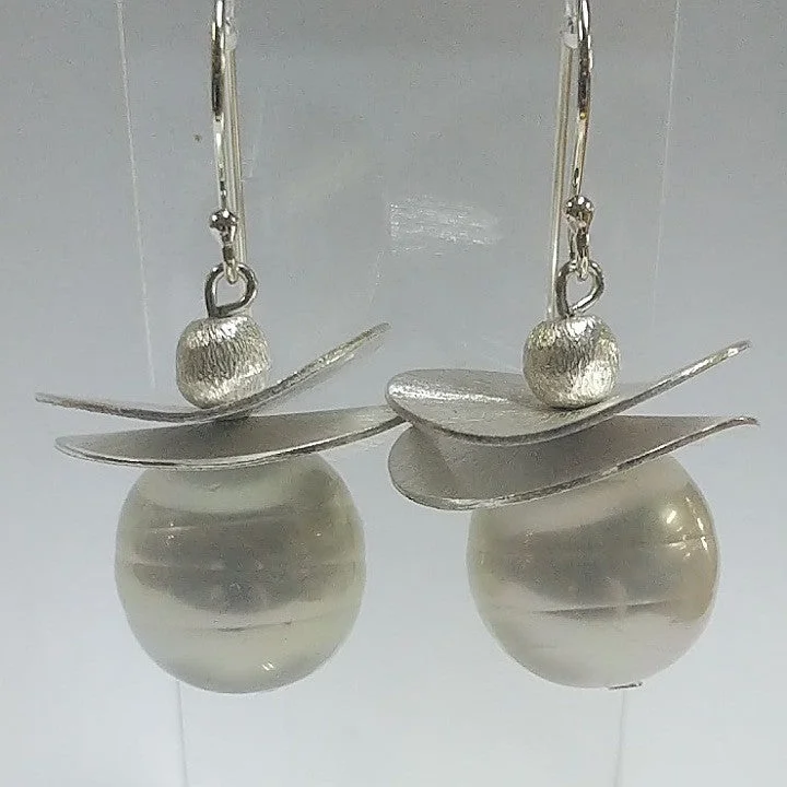 Oval stud earrings-MOKO EARRINGS SILVER HOOK AND DISCS WITH BALL PEARL