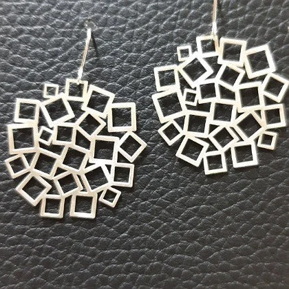 Chunky stud earrings-EARRINGS CIRCULAR DISC OF SQUARES