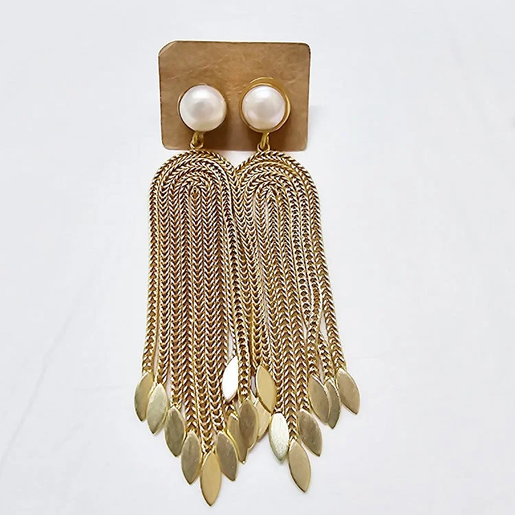 Asymmetrical earrings-EARRINGS PEARL STUDS ON CHAIN DROPS