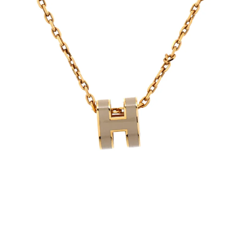 Bold link necklaces-Pop H Pendant Chain Necklace Metal and Enamel