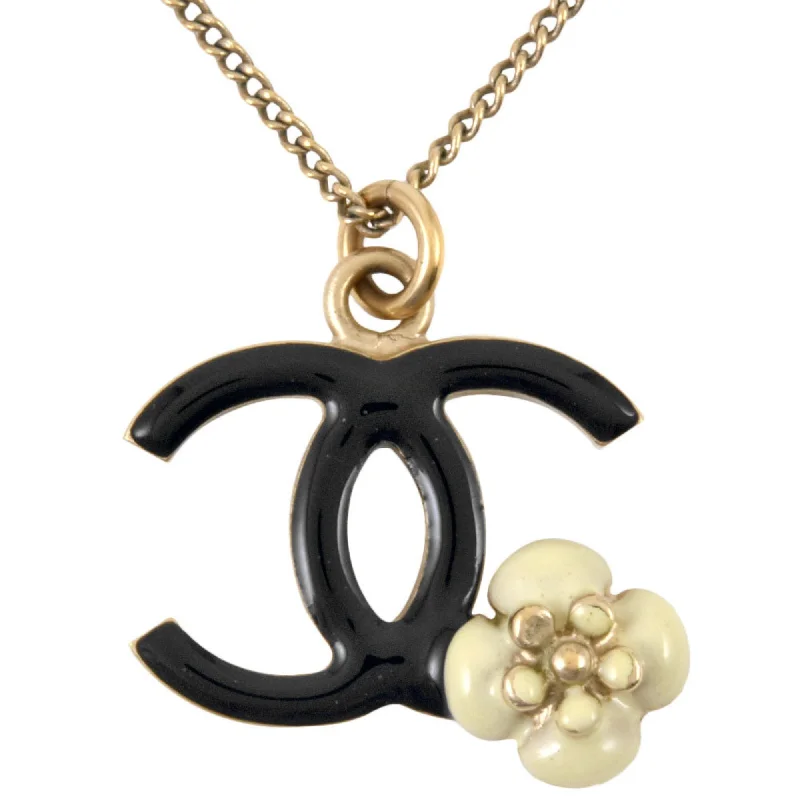 Magnetic clasp necklaces-Chanel  Enamel Metal Necklace (Pre-Owned)