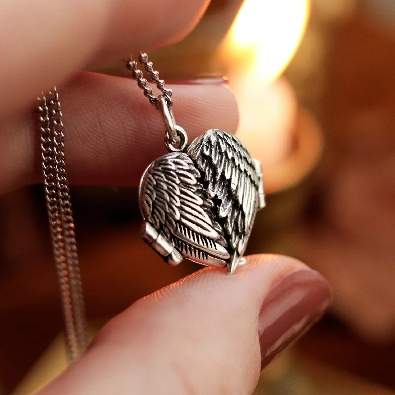 Wire-wrapped necklaces-Arcana Alarum Locket Necklace