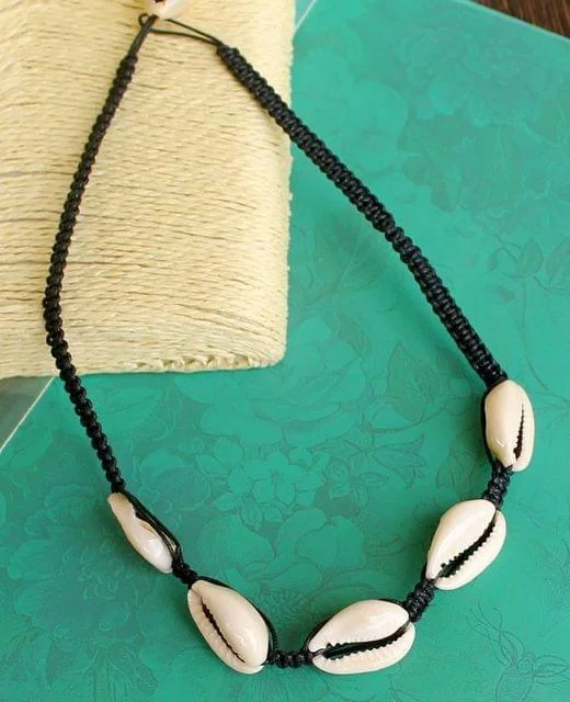 Velvet ribbon necklaces-Cotton Cord Shell Cowrie Beads Necklace