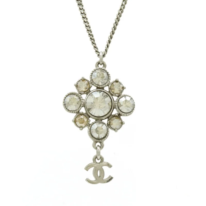 Filigree pendant necklaces-Chanel Metal Rhinestone Necklace (Pre-Owned)