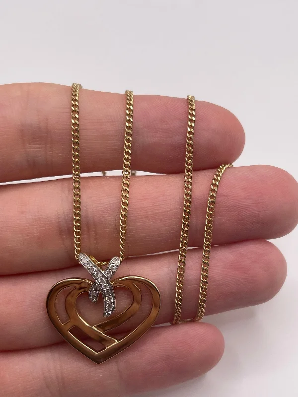 Statement pendant necklaces-9ct gold diamond heart necklace