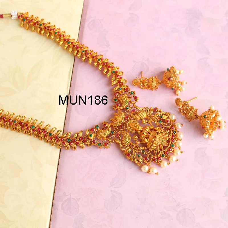 Oval gem necklaces-Sanskriti Temple Necklace Set